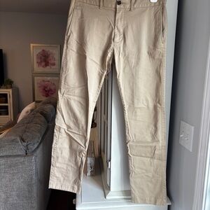 J. Crew Men's Khaki Chinos • tan • 30/30